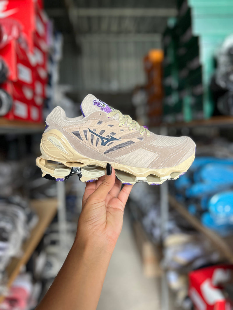 Tênis Flor de Lótus - Bege e Preto (Frete Grátis)