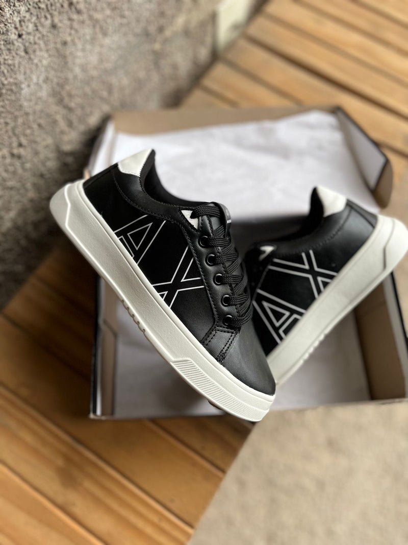 Tênis Designer Minimalista - Preto e Branco (Frete Grátis)