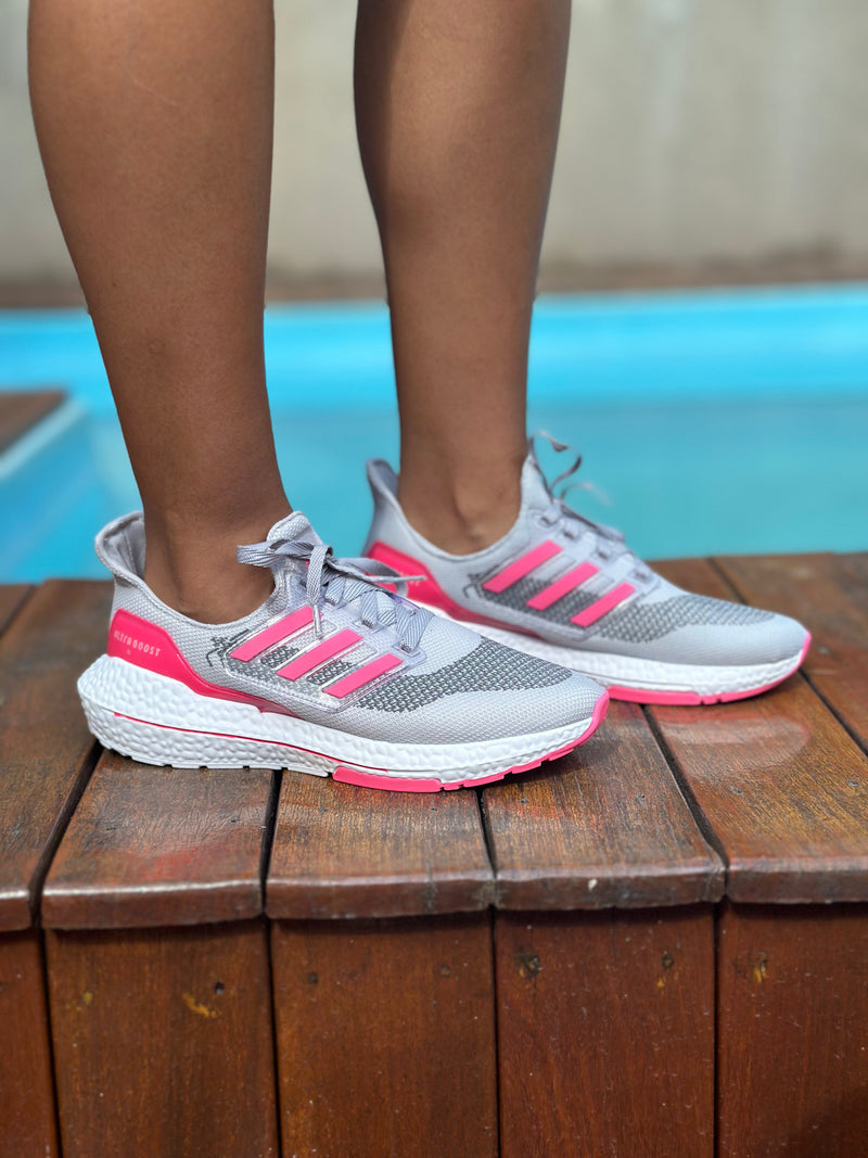 Tênis Ultraboost 21 - Performance e Estilo (Frete Grátis)