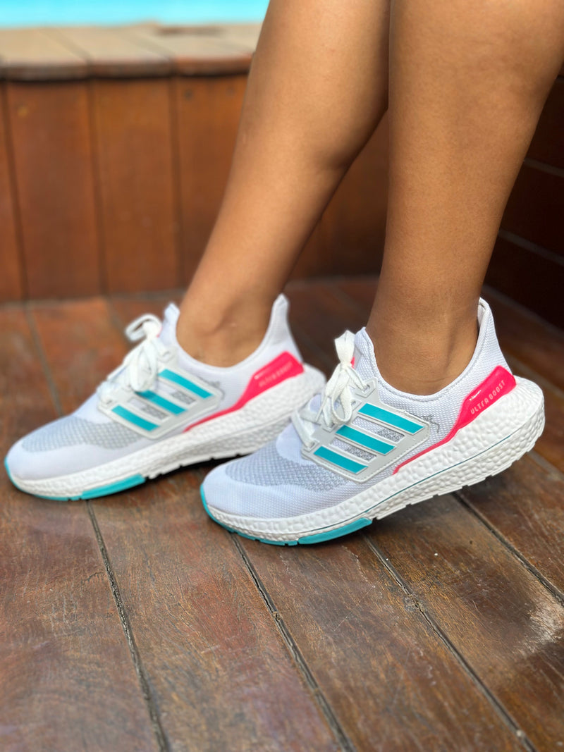 Tênis Ultraboost 21 - Performance e Estilo (Frete Grátis)