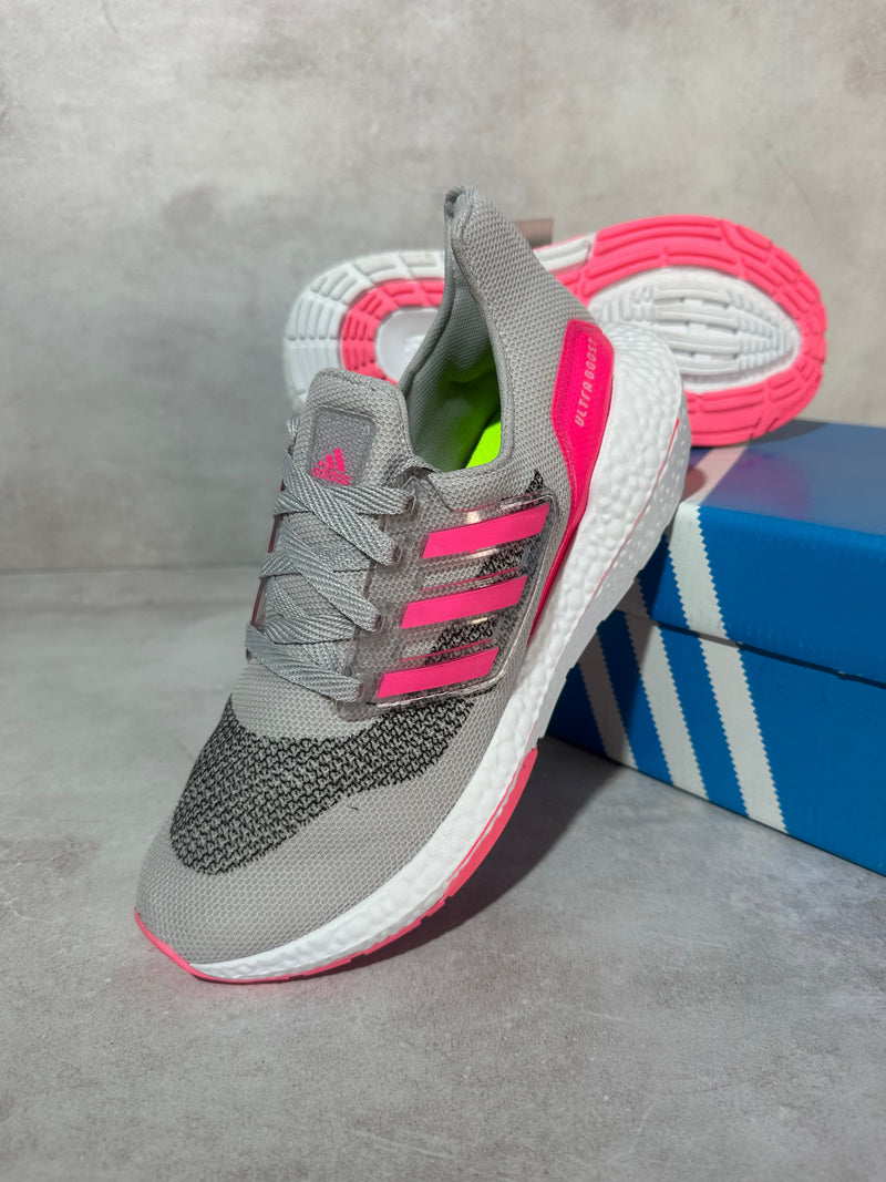 Tênis Ultraboost 21 - Performance e Estilo (Frete Grátis)