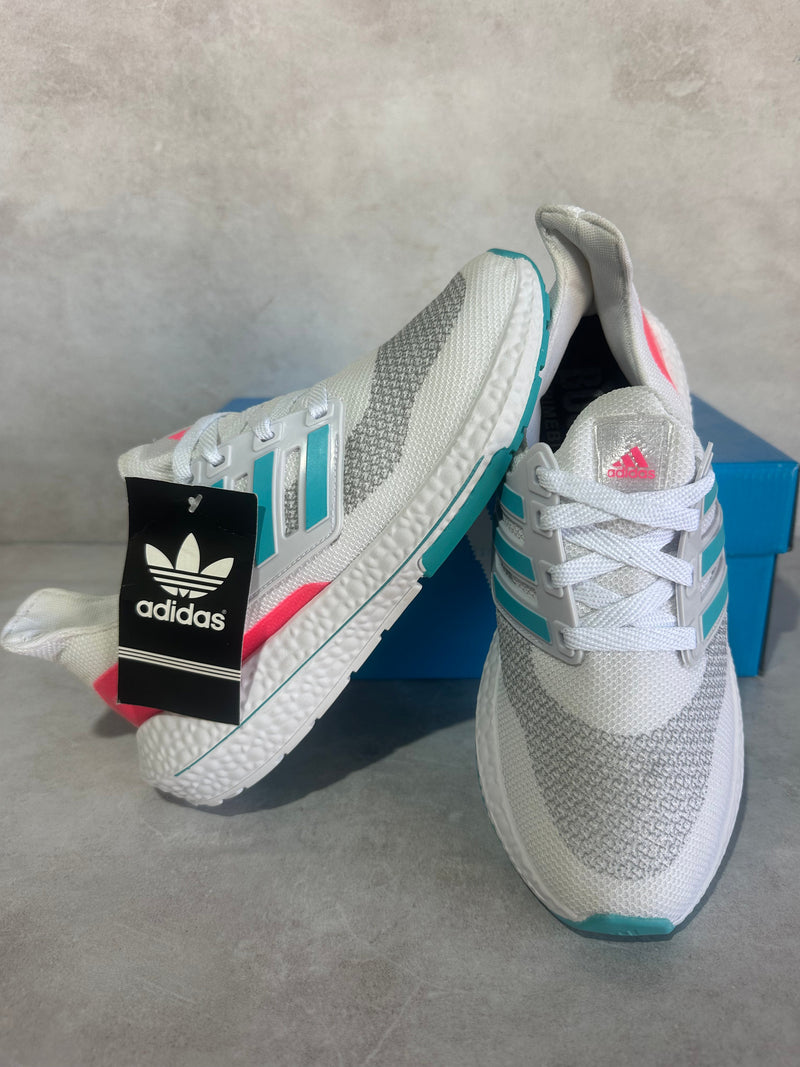 Tênis Ultraboost 21