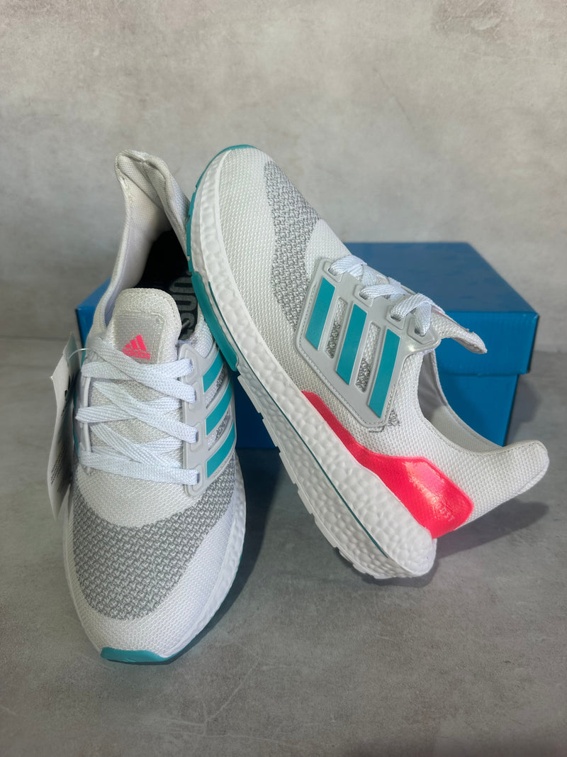 Tênis Ultraboost 21