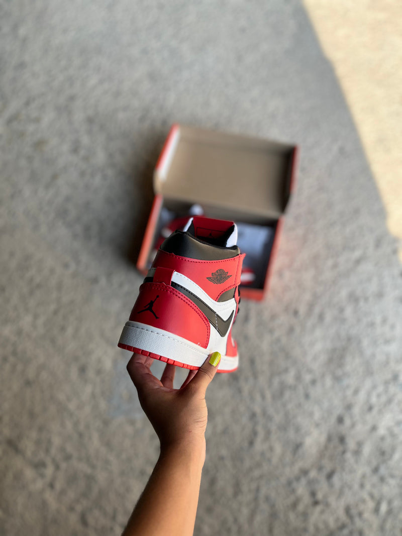 Tênis Air Jordan 1 Retro - Clássico (Frete Grátis)