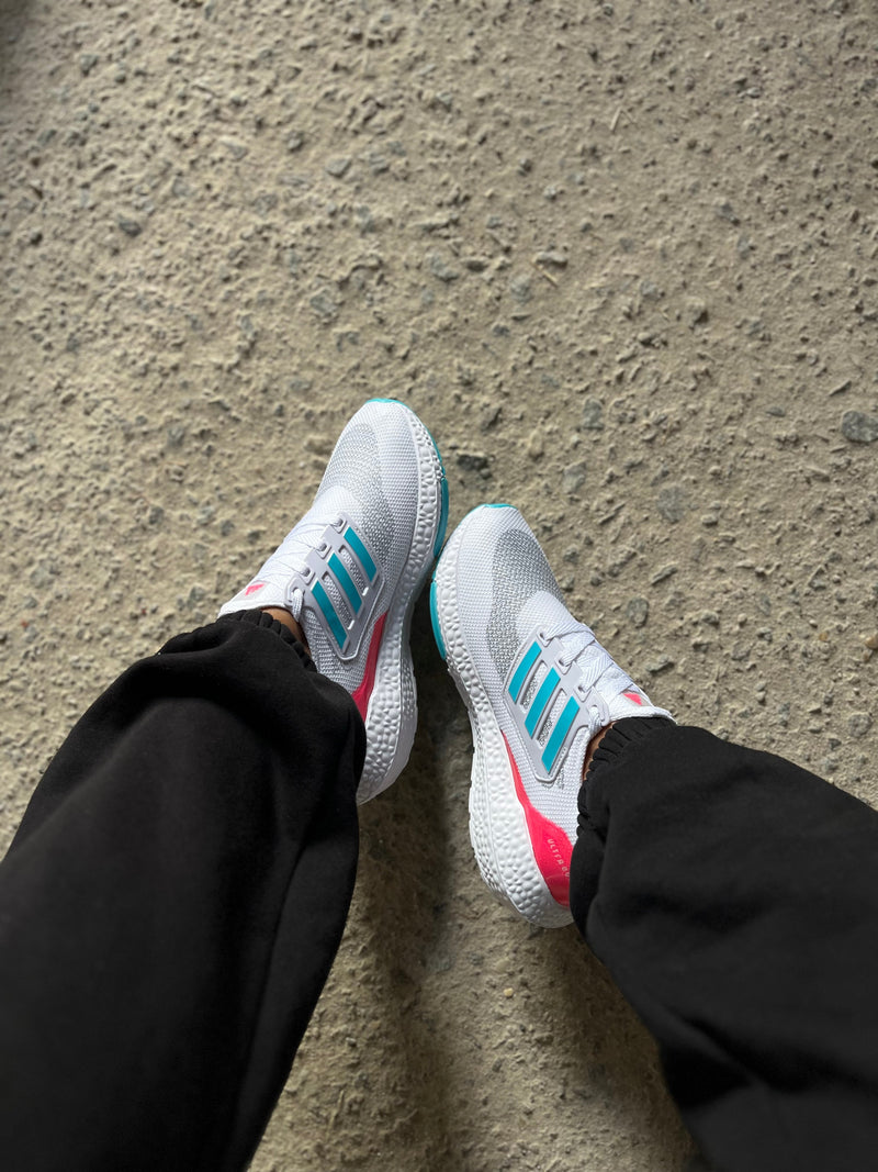Tênis Ultraboost 21