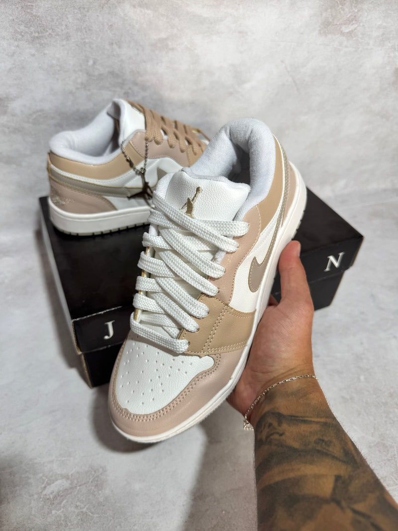 Tênis Air Jordan Low Premium - Bege e Branco Off-white (Frete Grátis)