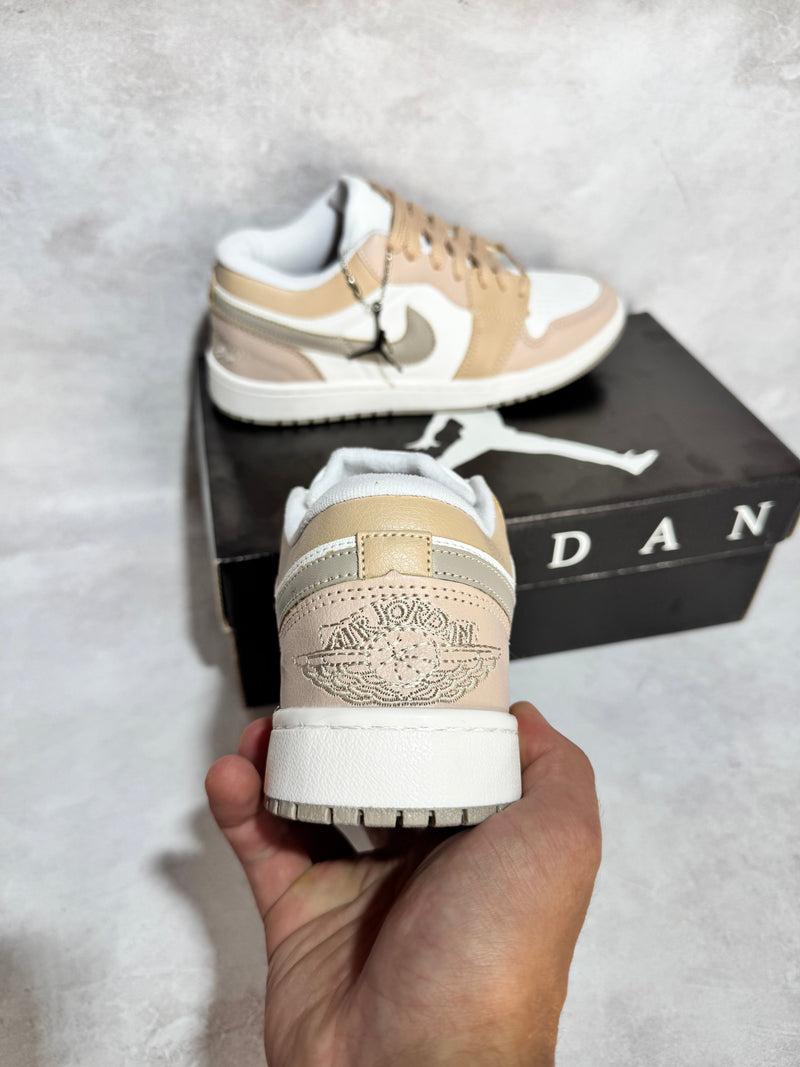 Tênis Air Jordan Low Premium - Bege e Branco Off-white (Frete Grátis)