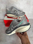 Tênis Vomero 17 - Máximo Conforto - Cinza  (Frete Grátis)