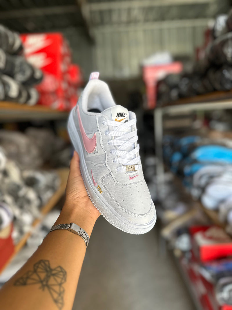 Tênis Air Force Off Cano Baixo - Branco com Rosa