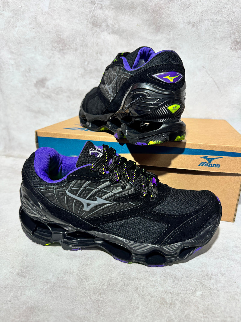 Tênis Flor de Lótus - Bege e Preto (Frete Grátis)