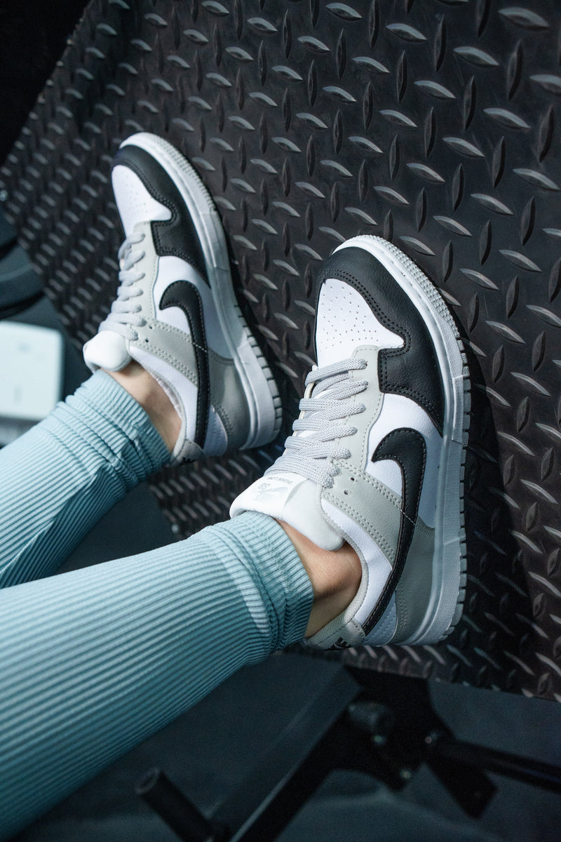 Tênis Dunk Low Pro SB - Combinação Clássica (Frete Grátis)