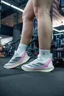 Adizero: Estilo e Desempenho em Tons de Cinza e Rosa (FRETE GRÁTIS)