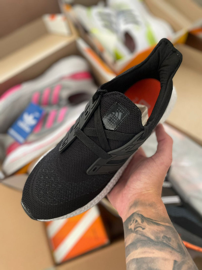 Tênis Ultraboost 21